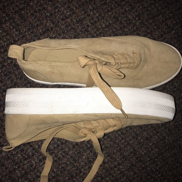 Divided platform trainers - Picture 2 of 2